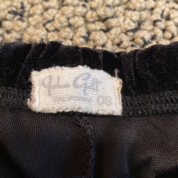 Brandy Mellvile Crushed Velvet Black Shorts  Size Small in Like New Condition - Picture 4 of 4